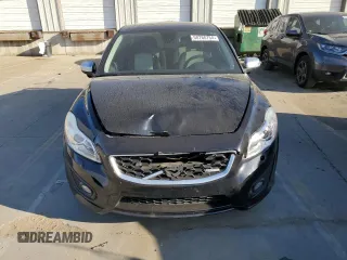 2013 Volvo C30 T5 z VIN YV1672MK5D2309013, wystawiony jako Copart lot #58766754 z przebiegiem 106 960 mil mil oraz Szkody całkowita. Historia ofert i sprzedaży dostępna na DreamBid. Obrazek 5.