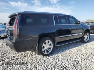 2019 Cadillac Escalade ESV Luxury with VIN 1GYS4HKJ2KR138634, listed as a Copart auction lot 53454755 with 104,098 mi miles and Salvage title. Bid and sale history available at DreamBid. Image 3.
