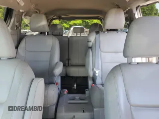 2020 Toyota Sienna XLE Auto Access Seat с VIN 5TDYZ3DC4LS029257, выставлен на аукционе Copart как лот 56777725 с пробегом 53 574 миль миль и Списание • Salvage title. История ставок и продаж доступна на DreamBid. Изображение 10.