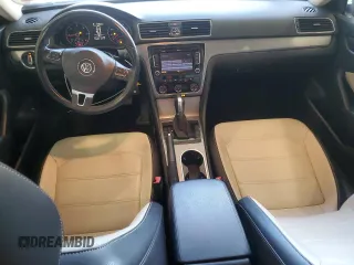 2014 Volkswagen Passat SE z VIN 1VWBN7A35EC121511, wystawiony jako Copart lot #48156315 z przebiegiem 136 472 mil mil oraz Szkoda całkowita • Salvage title. Historia ofert i sprzedaży dostępna na DreamBid. Obrazek 8.