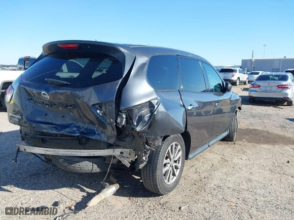 2014 Nissan Pathfinder SV with VIN 5N1AR2MN3EC670767, listed as a IAAI auction lot 41824959 with 124,562 mi miles. Bid and sale history available at carsss.com. Image 4.