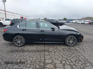 2021 BMW 3 Series 330i xDrive with VIN 3MW5R7J08M8C16500, listed as a IAAI auction lot 41469052 with 21,660 mi miles. Bid and sale history available at carsss.com. Image 13.
