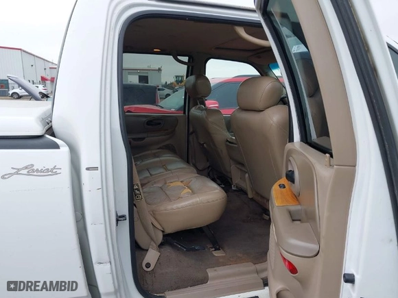 2001 Ford F-150 SuperCrew XLT with VIN 1FTRW07L51KC43170, listed as a IAAI auction lot 40788788 with 322,566 mi miles. Bid and sale history available at carsss.com. Image 8.