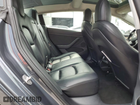 2022 Tesla Model 3 z VIN 5YJ3E1EA1NF368573, wystawiony jako Copart lot #58290615 z przebiegiem 83 229 mil mil oraz Czysty tytuł • Clean title. Historia ofert i sprzedaży dostępna na DreamBid. Obrazek 10.