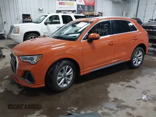 2023 Audi Q3 S line Premium z VIN WA1DECF3XP1112714, wystawiony jako IAAI lot #41918405 z przebiegiem 30 969 mil mil oraz . Historia ofert i sprzedaży dostępna na DreamBid. Obrazek 20.