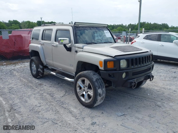 2006 Hummer H3 with VIN 5GTDN136068312962, listed as a IAAI auction lot 42087899 with 298,681 mi miles. Bid and sale history available at carsss.com. Image 1.