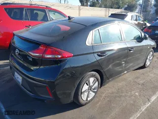 2019 Hyundai Ioniq Hybrid Blue with VIN KMHC65LC7KU111411, listed as a IAAI auction lot 41631240 with 95,944 mi miles. Bid and sale history available at carsss.com. Image 4.