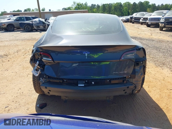 2018 Tesla Model 3 Long Range Battery z VIN 5YJ3E1EBXJF121183, wystawiony jako IAAI lot #42070712 z przebiegiem 71 823 mil mil oraz . Historia ofert i sprzedaży dostępna na DreamBid. Obrazek 16.