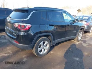 2017 Jeep Compass Latitude with VIN 3C4NJDBB8HT679989, listed as a IAAI auction lot 41499263 with 73,369 mi miles. Bid and sale history available at carsss.com. Image 4.