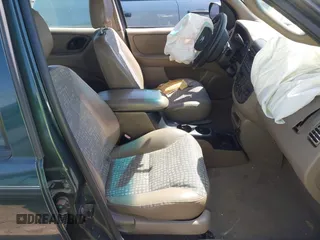 2002 Ford Escape XLS Choice with VIN 1FMYU02192KB15373, listed as a IAAI auction lot 42108982 with 175,538 mi miles and . Bid and sale history available at DreamBid. Image 5.