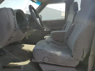 2000 Chevrolet S-10 LS with VIN 1GCCS14W0Y8247284, listed as a Copart auction lot 48760505 with 147,199 mi miles and Salvage Title. Bid and sale history available at carsss.com. Image 7.