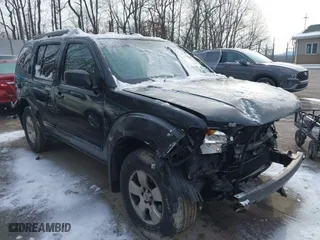 2005 Nissan Pathfinder SE with VIN 5N1AR18U85C756782, listed as a IAAI auction lot 41278886 with 209,555 mi miles. Bid and sale history available at carsss.com. Image 1.