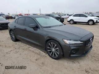 2022 Volvo S60 Momentum with VIN 7JRL12FZ1NG189799, listed as a Copart auction lot 84851744 with 46,646 mi miles and Salvage Title. Bid and sale history available at carsss.com. Image 4.