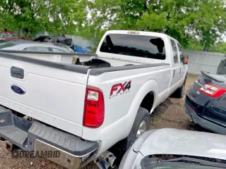 2014 Ford F-350 XLT z VIN 1FT8W3BT3EEB40662, wystawiony jako Copart lot #57728255 z przebiegiem 234 020 mil mil oraz Czysty tytuł • Clean title. Historia ofert i sprzedaży dostępna na DreamBid. Obrazek 4.