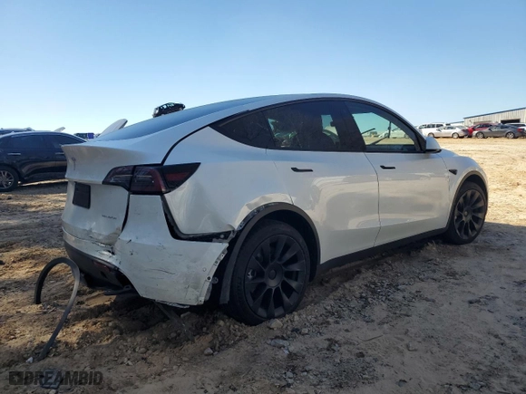 2022 Tesla Model Y Long Range with VIN 7SAYGDEE9NA018421, listed as a Copart auction lot 46869185 with 34,632 mi miles and Salvage Title. Bid and sale history available at carsss.com. Image 3.