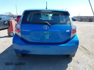 2013 Toyota Prius One z VIN JTDKDTB33D1555756, wystawiony jako IAAI lot #41962684 z przebiegiem Nie podano mil oraz . Historia ofert i sprzedaży dostępna na DreamBid. Obrazek 15.