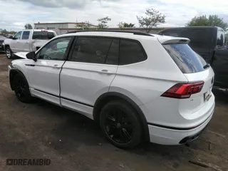 2022 Volkswagen Tiguan SE R-Line Black with VIN 3VVCB7AX0NM029502, listed as a IAAI auction lot 40141730 with 41,362 mi miles. Bid and sale history available at carsss.com. Image 3.