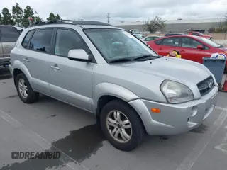 2007 Hyundai Tucson SE with VIN KM8JN12D07U670447, listed as a IAAI auction lot 41946768 with 209,079 mi miles. Bid and sale history available at carsss.com. Image 1.
