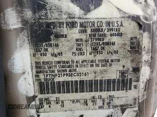 2003 Ford F-250 XL z VIN 1FTNF21P93EC02161, wystawiony jako Copart lot #51438245 z przebiegiem Nie podano mil oraz Szkoda całkowita • Salvage title. Historia ofert i sprzedaży dostępna na DreamBid. Obrazek 13.