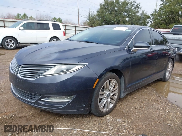 2014 Lincoln MKZ with VIN 3LN6L2G90ER829154, listed as a IAAI auction lot 41653378 with 199,363 mi miles. Bid and sale history available at carsss.com. Image 2.