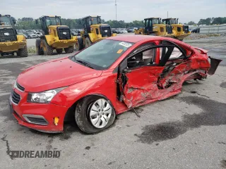2015 Chevrolet Cruze LS z VIN 1G1PA5SG7F7263873, wystawiony jako Copart lot #55508585 z przebiegiem 68 146 mil mil oraz Szkoda całkowita • Salvage title. Historia ofert i sprzedaży dostępna na DreamBid. Obrazek 1.