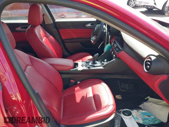 2020 Alfa Romeo Giulia with VIN ZARFAMAN1L7636002, listed as a IAAI auction lot 42121135 with 55,510 mi miles. Bid and sale history available at carsss.com. Image 5.