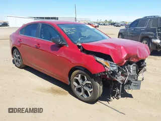 2019 Kia Forte LXS z VIN 3KPF24AD3KE138655, wystawiony jako IAAI lot #42801672 z przebiegiem 49 855 mil mil oraz . Historia ofert i sprzedaży dostępna na DreamBid. Obrazek 1.