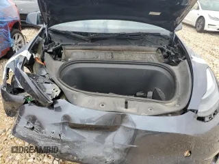 2022 Tesla Model Y Long Range z VIN 7SAYGAEE4NF543503, wystawiony jako Copart lot #47143155 z przebiegiem 53 874 mil mil oraz Szkody całkowita. Historia ofert i sprzedaży dostępna na DreamBid. Obrazek 12.