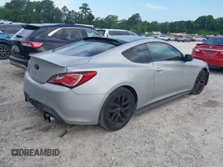 2013 Hyundai Genesis Coupe Premium z VIN KMHHT6KD0DU110084, wystawiony jako IAAI lot #42326661 z przebiegiem 90 233 mil mil oraz . Historia ofert i sprzedaży dostępna na DreamBid. Obrazek 4.
