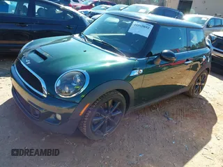 2013 MINI Hardtop S z VIN WMWSV3C56DT478234, wystawiony jako IAAI lot #41595692 z przebiegiem 255 453 mil mil oraz . Historia ofert i sprzedaży dostępna na DreamBid. Obrazek 2.