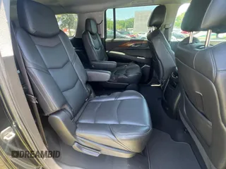2017 Cadillac Escalade ESV Premium Luxury z VIN 1GYS4JKJ2HR322133, wystawiony jako Copart lot #57619015 z przebiegiem 120 610 mil mil oraz Szkody całkowita. Historia ofert i sprzedaży dostępna na DreamBid. Obrazek 6.