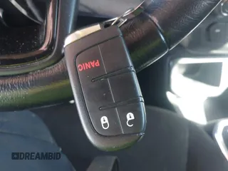 2018 Jeep Renegade Latitude z VIN ZACCJABB2JPG84382, wystawiony jako IAAI lot #41824812 z przebiegiem Nie podano mil oraz . Historia ofert i sprzedaży dostępna na DreamBid. Obrazek 11.