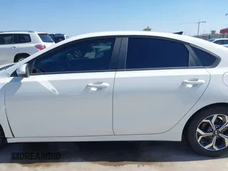 2020 Kia Forte LXS z VIN 3KPF24AD8LE151323, wystawiony jako IAAI lot #41769008 z przebiegiem 137 464 mil mil oraz . Historia ofert i sprzedaży dostępna na DreamBid. Obrazek 15.