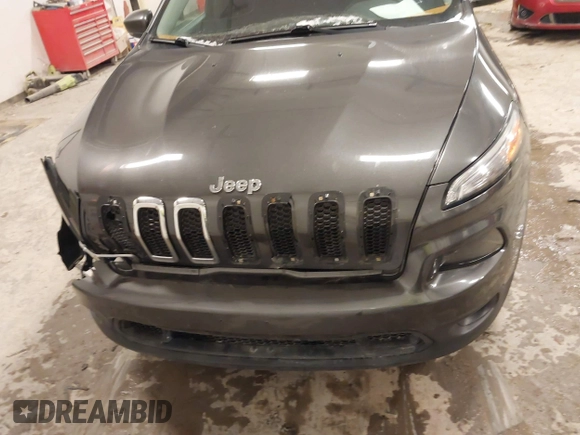 2016 Jeep Cherokee Latitude z VIN 1C4PJMCS2GW133592, wystawiony jako IAAI lot #41523996 z przebiegiem 193 154 mil mil oraz . Historia ofert i sprzedaży dostępna na DreamBid. Obrazek 12.