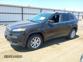 2016 Jeep Cherokee Latitude with VIN 1C4PJMCSXGW296586, listed as a IAAI auction lot 42686423 with 83,833 mi miles and . Bid and sale history available at DreamBid. Image 17.