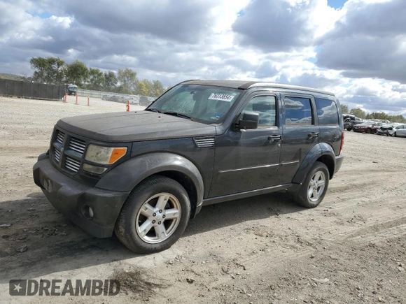 2011 Dodge Nitro SXT z VIN 1D4PT5GK0BW564938, wystawiony jako Copart lot #76313854 z przebiegiem Nie podano mil oraz Czysty tytuł • Clean title. Historia ofert i sprzedaży dostępna na DreamBid. Obrazek 1.