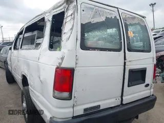 2014 Ford Econoline Wagon XL with VIN 1FBSS3BLXEDA71562, listed as a IAAI auction lot 41864794 with 140,942 mi miles. Bid and sale history available at carsss.com. Image 3.