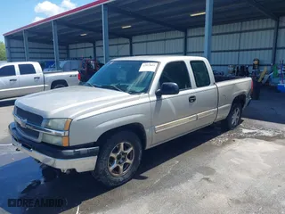 2004 Chevrolet Silverado 1500 Work Truck with VIN 2GCEC19V641117092, listed as a IAAI auction lot 42015604 with 1 mi miles. Bid and sale history available at carsss.com. Image 2.