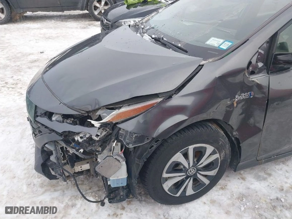 2017 Toyota Prius Prime Plus with VIN JTDKARFP9H3045348, listed as a IAAI auction lot 41402804 with NaN miles. Bid and sale history available at carsss.com. Image 6.