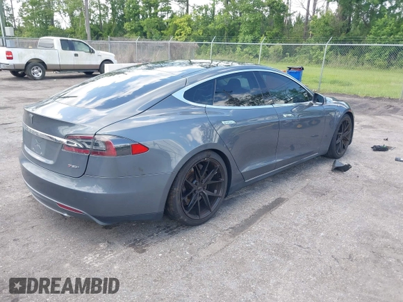 2013 Tesla Model S Performance с VIN 5YJSA1DP9DFP17832, выставлен на аукционе IAAI как лот 42444829 с пробегом 157 909 миль миль и . История ставок и продаж доступна на DreamBid. Изображение 4.