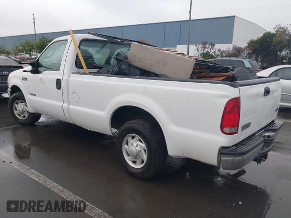 2004 Ford F-250 XL z VIN 1FTNF20P04ED86750, wystawiony jako IAAI lot #41197727 z przebiegiem 320 643 mil mil oraz . Historia ofert i sprzedaży dostępna na DreamBid. Obrazek 3.