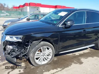 2018 Audi Q5 Premium Plus with VIN WA1BNAFYXJ2197899, listed as a IAAI auction lot 41810152 with 23,495 mi miles. Bid and sale history available at carsss.com. Image 6.