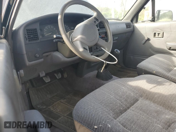 1994 Toyota Pickup z VIN 4TARN93P1RZ213243, wystawiony jako Copart lot #54068005 z przebiegiem 220 450 mil mil oraz Czysty tytuł • Clean title. Historia ofert i sprzedaży dostępna na DreamBid. Obrazek 8.