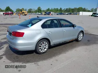 2011 Volkswagen Jetta SE with VIN 3VWDZ7AJ6BM346719, listed as a IAAI auction lot 42287049 with 179,837 mi miles and . Bid and sale history available at DreamBid. Image 4.