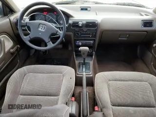 1991 Honda Accord z VIN 1HGCB7649MA181918, wystawiony jako Copart lot #44371355 z przebiegiem 93 114 mil mil oraz Szkoda całkowita • Salvage title. Historia ofert i sprzedaży dostępna na DreamBid. Obrazek 8.