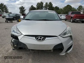 2016 Hyundai Veloster z VIN KMHTC6AD6GU298223, wystawiony jako Copart lot #54957445 z przebiegiem 92 525 mil mil oraz Czysty tytuł • Clean title. Historia ofert i sprzedaży dostępna na DreamBid. Obrazek 5.
