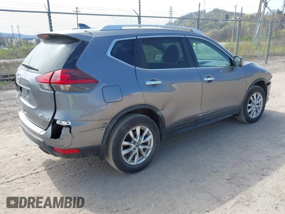 2018 Nissan Rogue SV z VIN KNMAT2MV7JP557753, wystawiony jako IAAI lot #41999721 z przebiegiem 45 130 mil mil oraz . Historia ofert i sprzedaży dostępna na DreamBid. Obrazek 4.