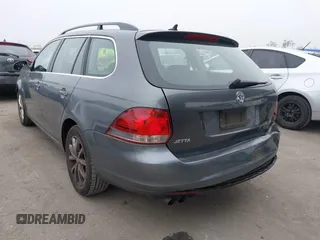 2010 Volkswagen Jetta с VIN 3VWTZ8AJ1AM641503, выставлен на аукционе IAAI как лот 42466090 с пробегом 83 804 миль миль и . История ставок и продаж доступна на DreamBid. Изображение 3.