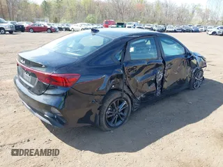 2022 Kia Forte LXS z VIN 3KPF24AD6NE474949, wystawiony jako IAAI lot #42091578 z przebiegiem 26 064 mil mil oraz . Historia ofert i sprzedaży dostępna na DreamBid. Obrazek 4.
