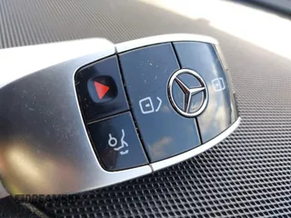 2018 Mercedes-Benz E-Class E 300 with VIN WDDZF4JB5JA474184, listed as a IAAI auction lot 41964703 with 32,278 mi miles. Bid and sale history available at carsss.com. Image 11.